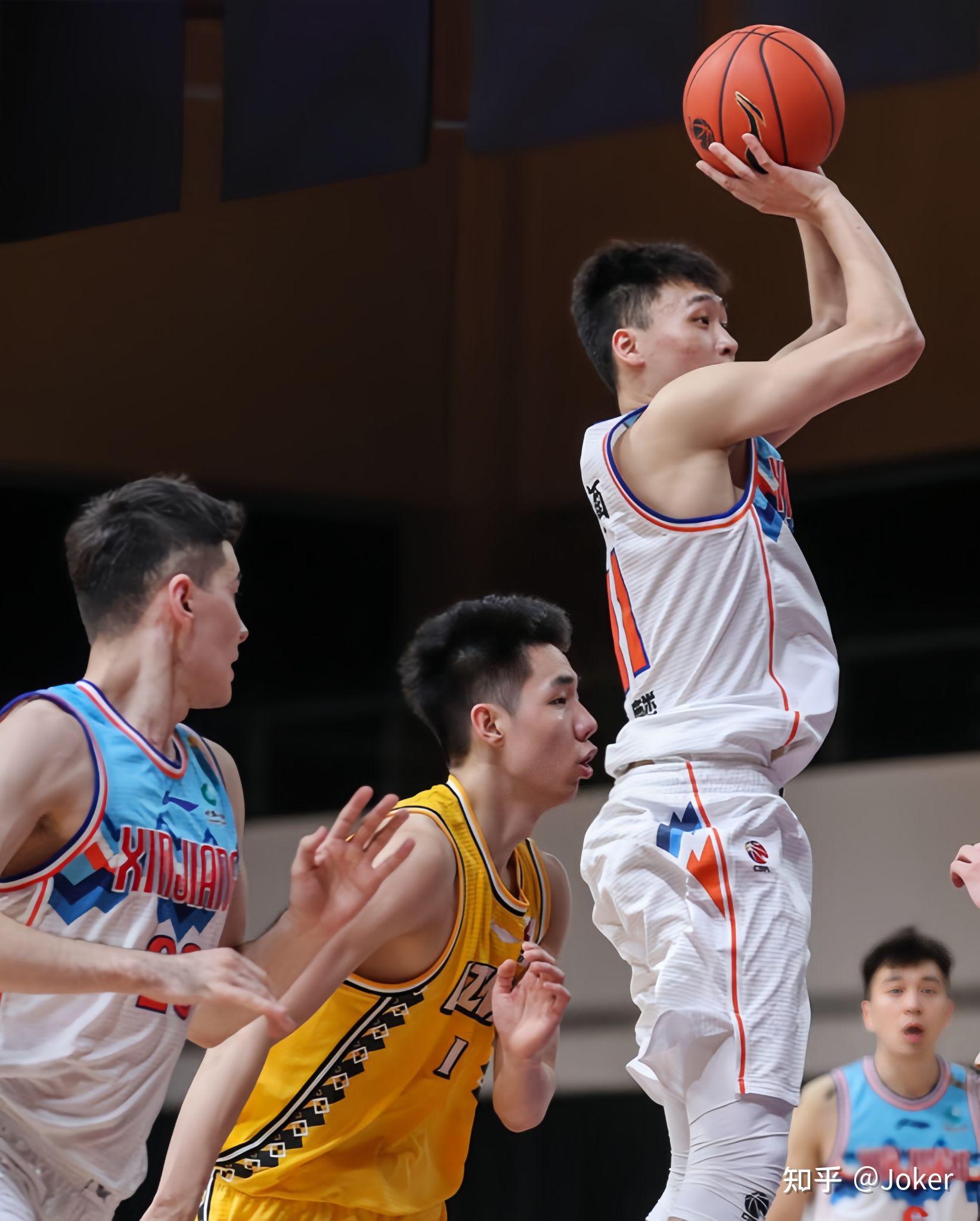 爱游戏体育-包含今晚CBA常规赛焦点战，瓦伦西亚造点机会，话题不断，控场能力受关注的词条
