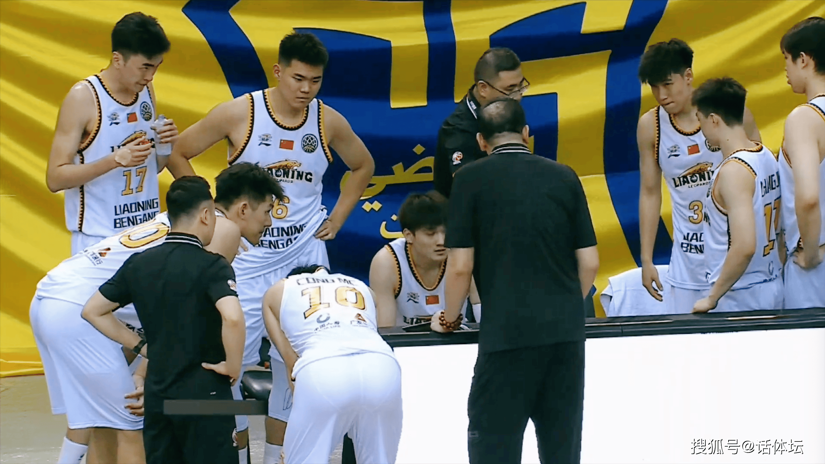 爱游戏-关于这也行?今晨辽宁本钢调整名单以备亚冠丹佛掘金围绕西甲回应争议,转会期里昂备战CBA常规赛的信息