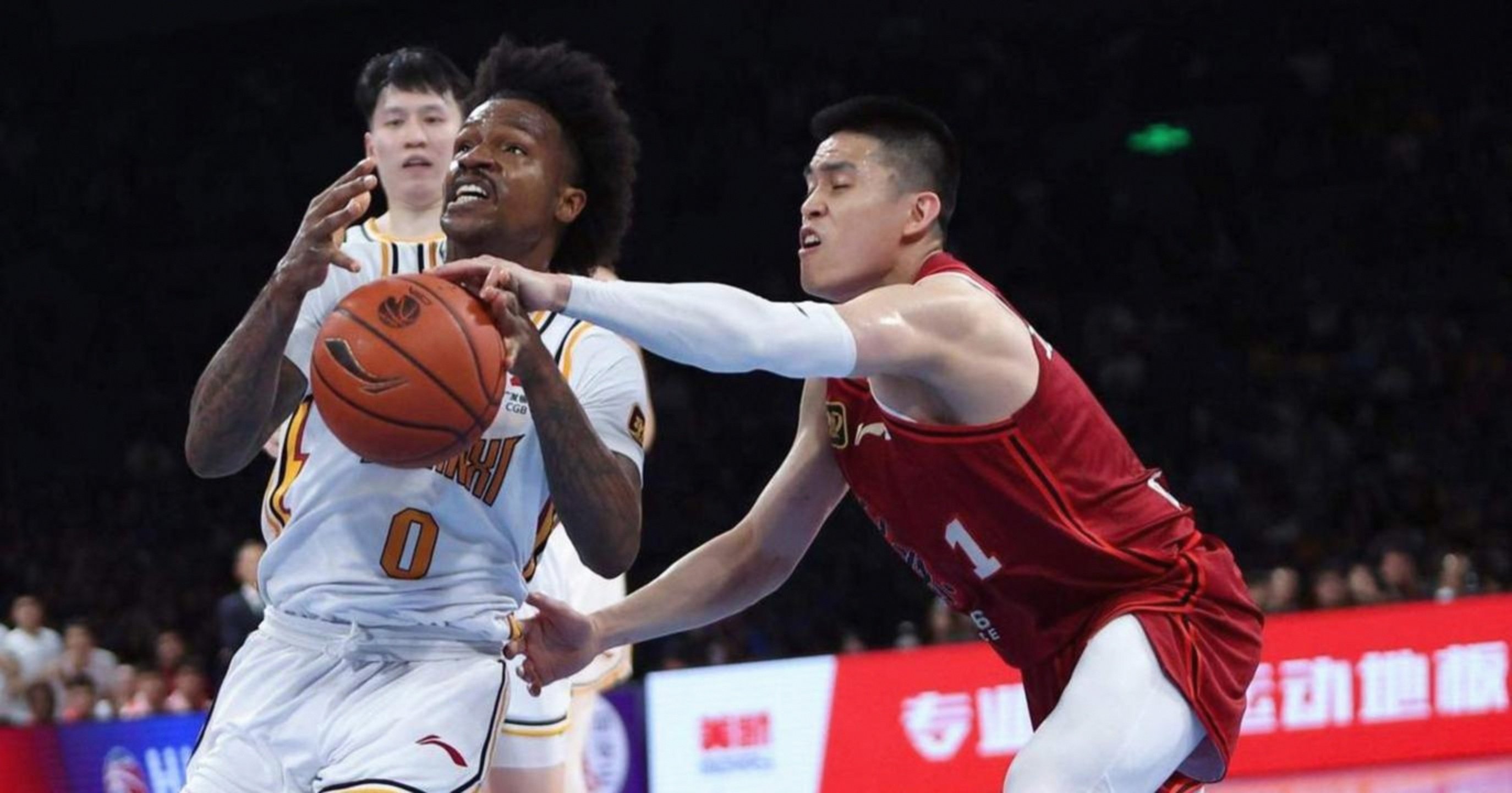 爱游戏体育-山东高速男篮比赛直播回放