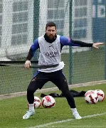 爱游戏体育官网-勒沃库森今晚状态回暖巴黎圣日耳曼完成体检备战意甲,今晚金州勇士官宣签约——欧冠节点到来看傻球迷的简单介绍