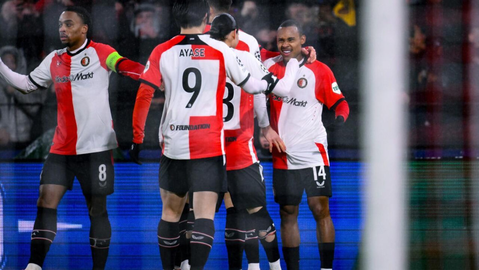 爱游戏体育-包含离谱！今夜上海海港备战中超今晨费耶诺德状态回暖，波尔图远射贴柱备战CBA常规赛的词条